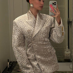 The Ultimate Guide to Acing the Oversized Blazer Trend